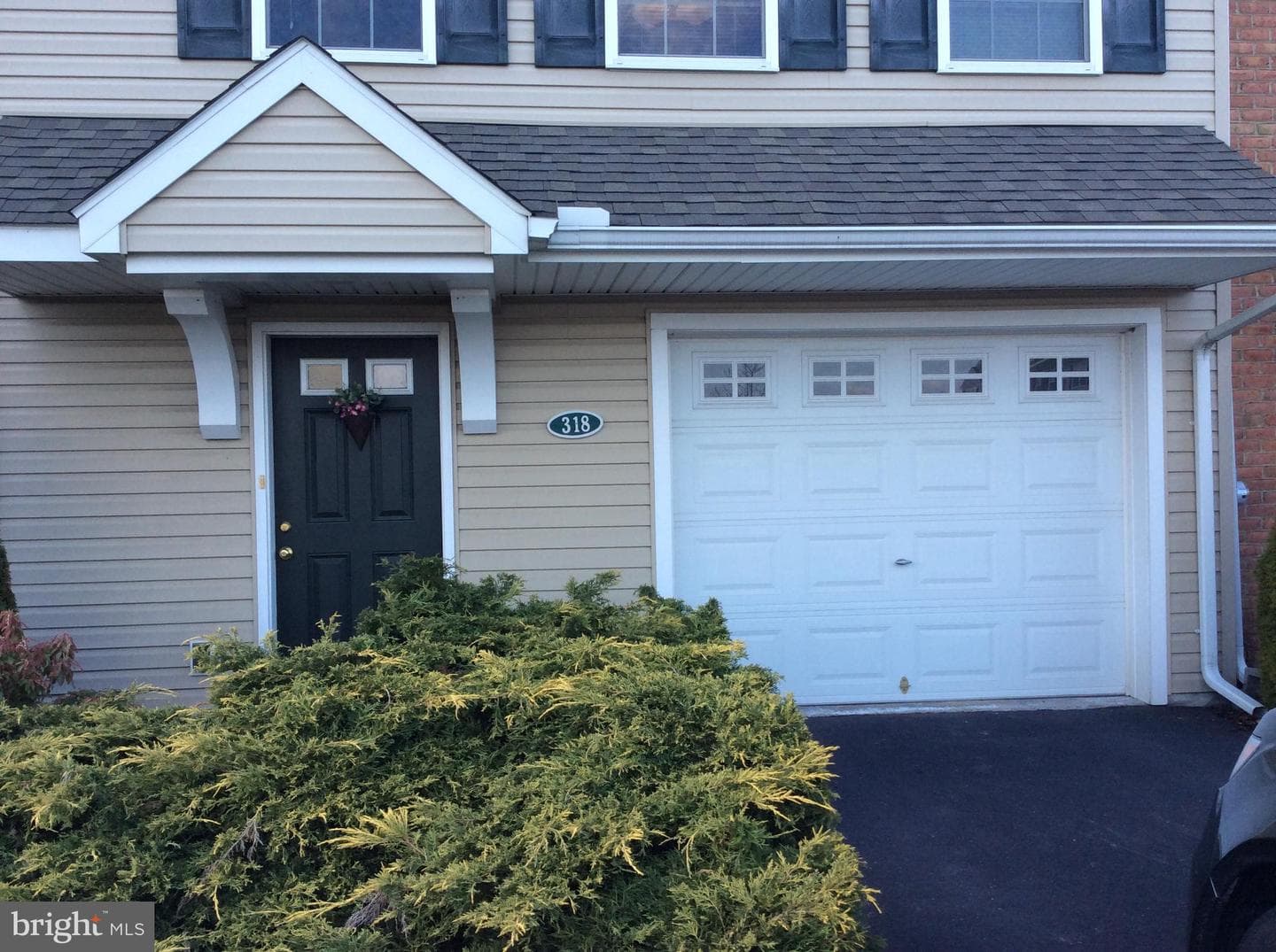 318 Sherman Avenue photo 1