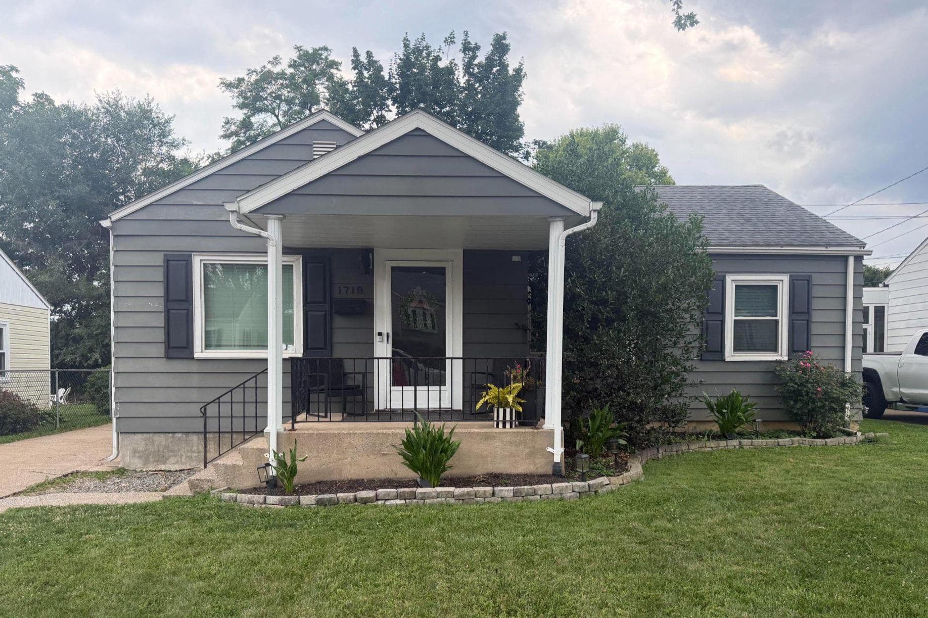 1718 Sherwood Road photo 1