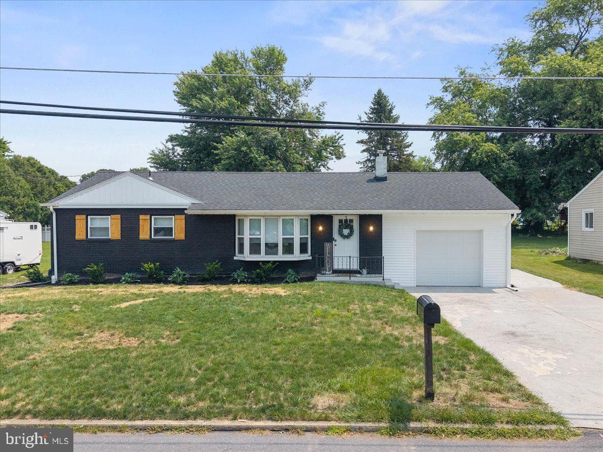 7 Ronald Road photo 1