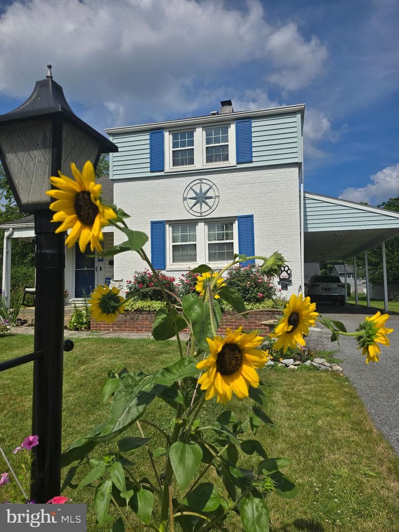 25 Maple Avenue photo 1