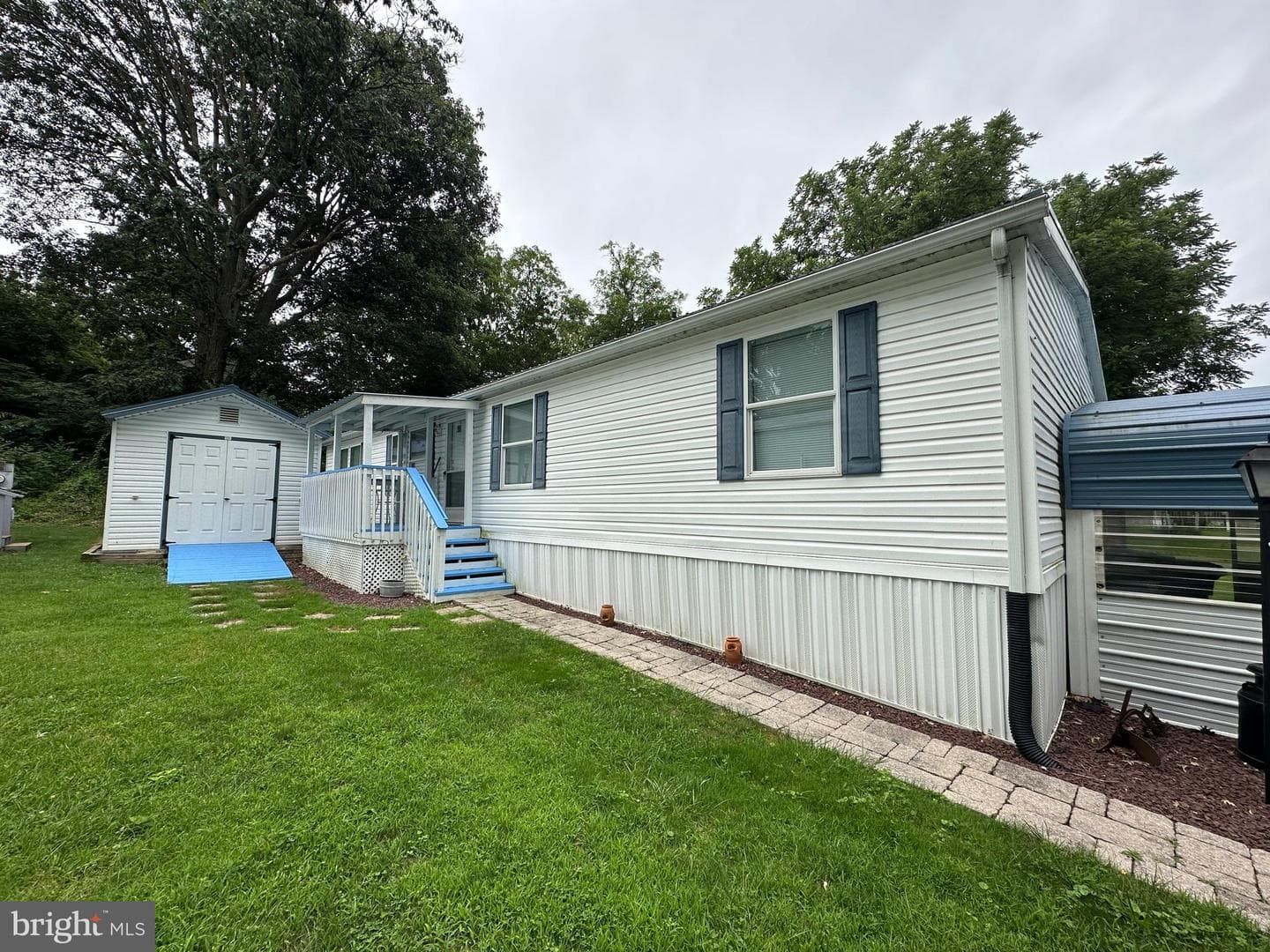 151 Gardner Dr photo 1
