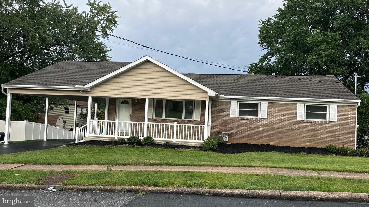 19 E Glenwood Drive photo 1