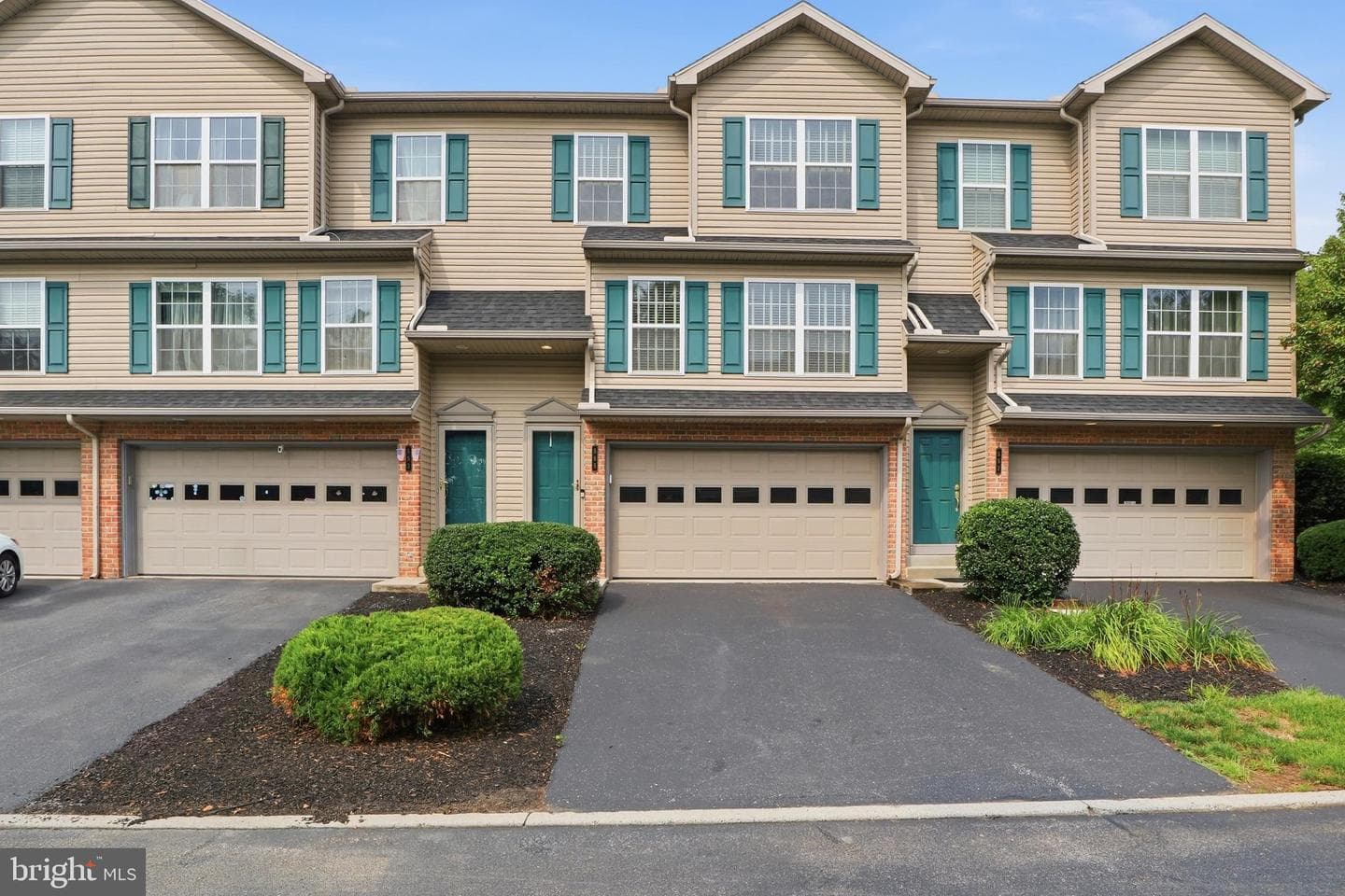 555 Meadow Croft Circle photo 1