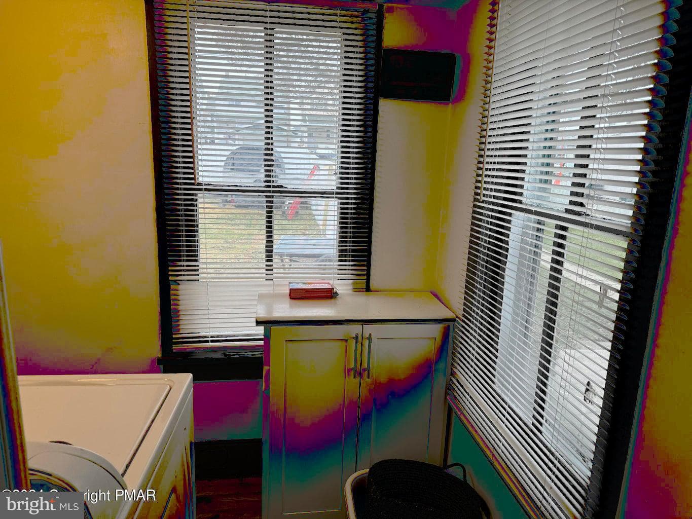 114 E Ludlow Street photo 13