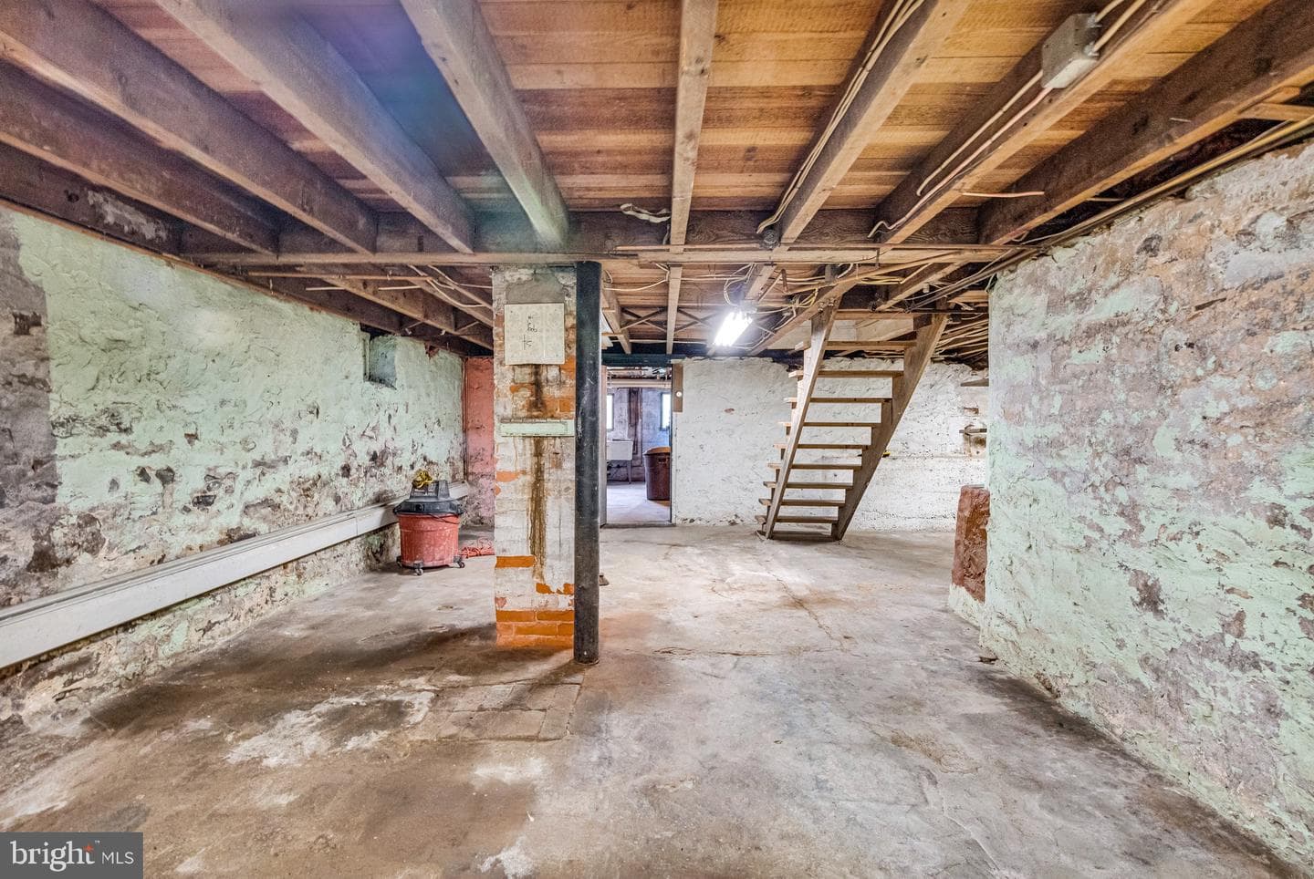 96 Stedman Avenue photo 38
