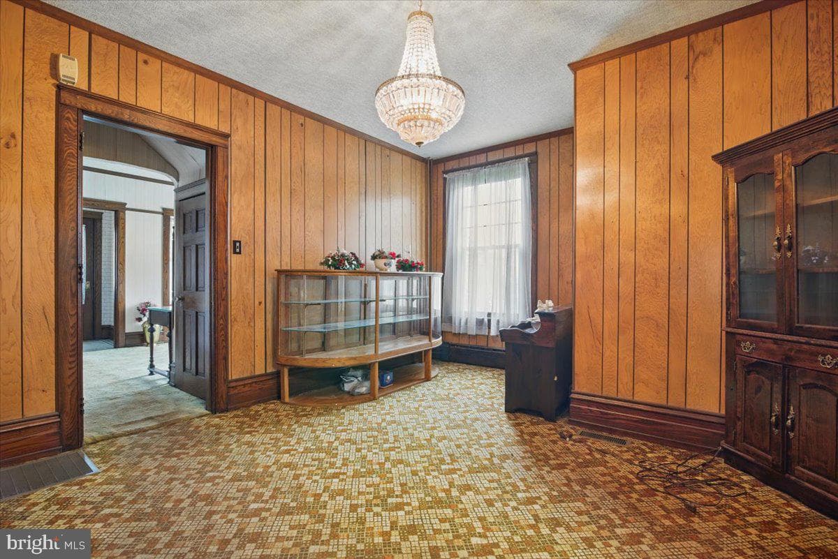 639 Iron Street photo 12