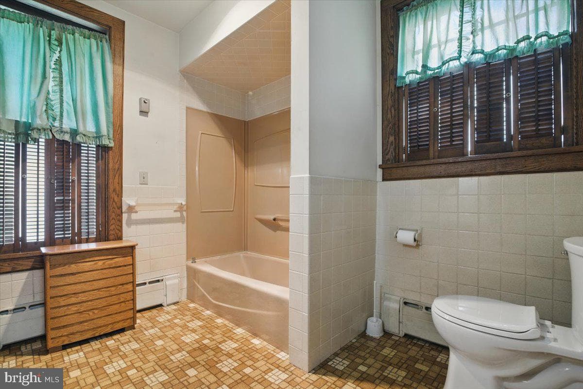 639 Iron Street photo 16