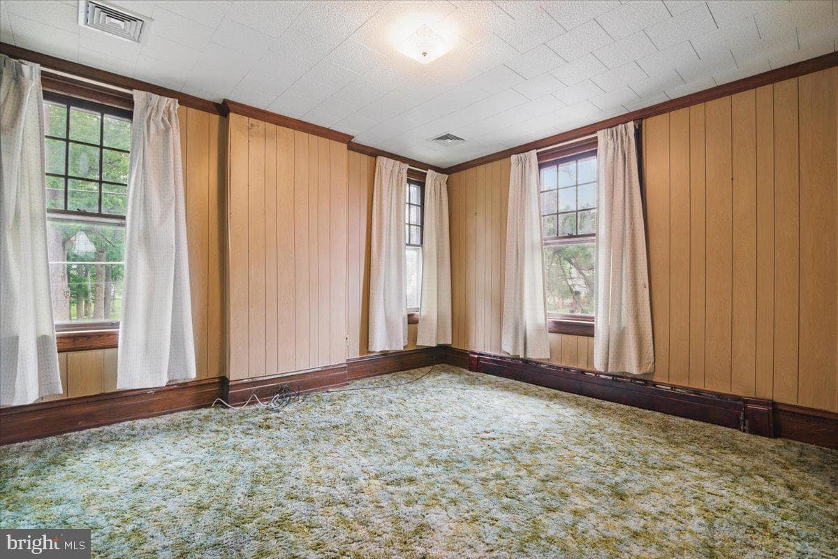 639 Iron Street photo 24