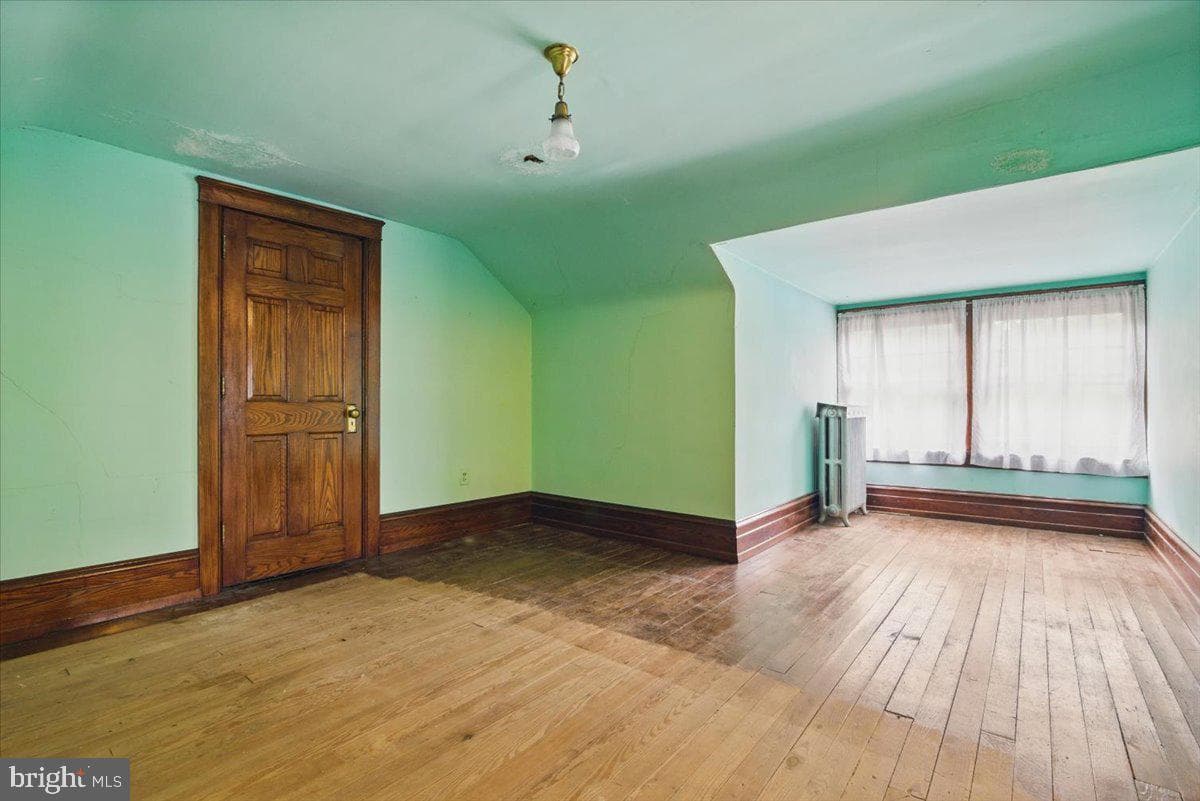 639 Iron Street photo 31