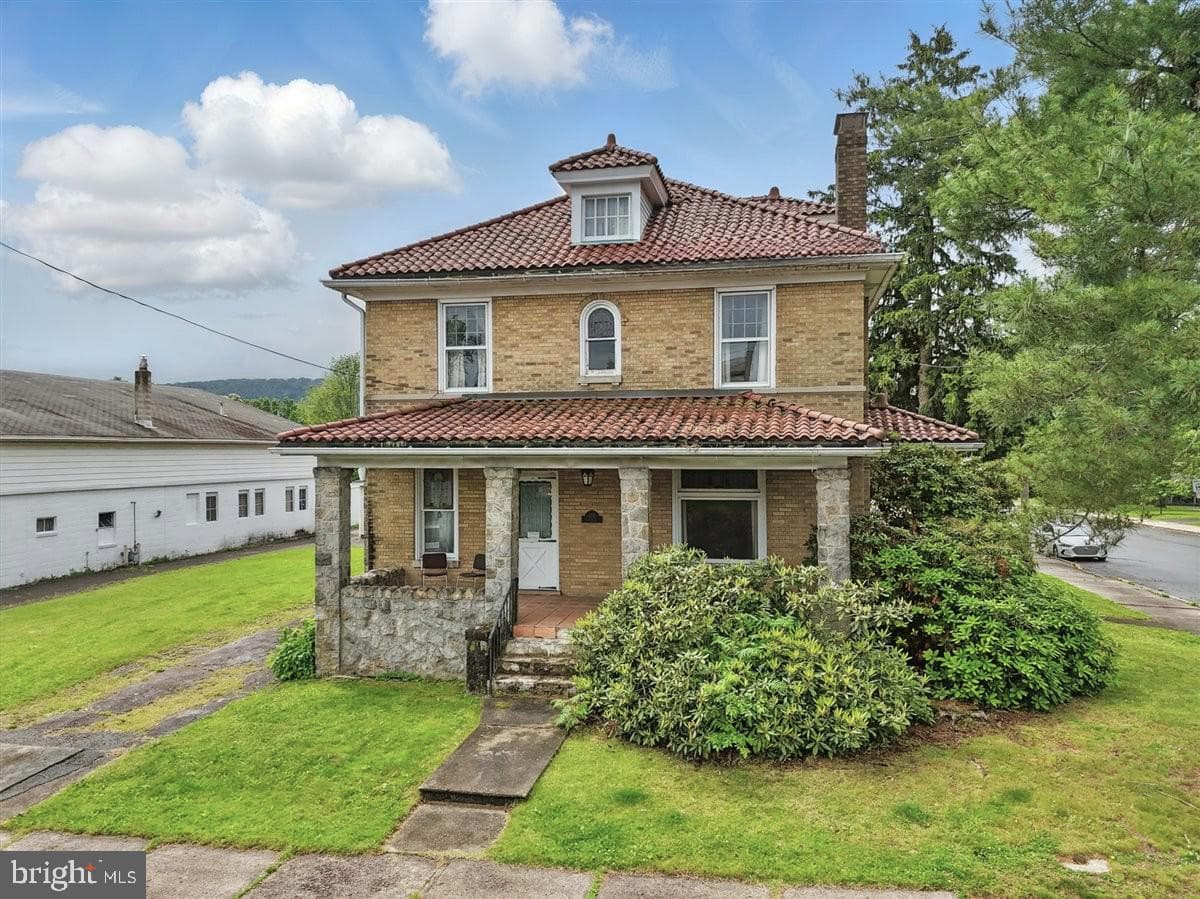639 Iron Street photo 32