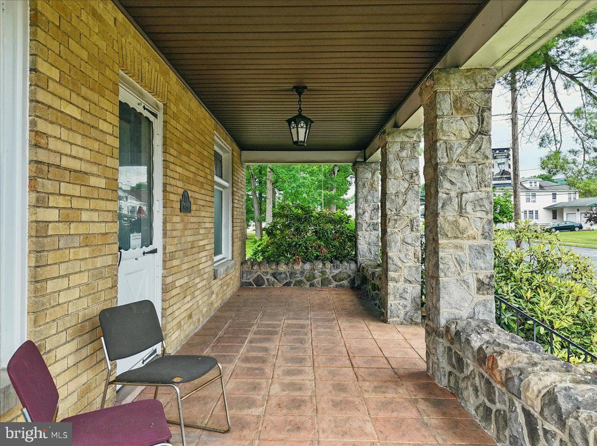 639 Iron Street photo 34