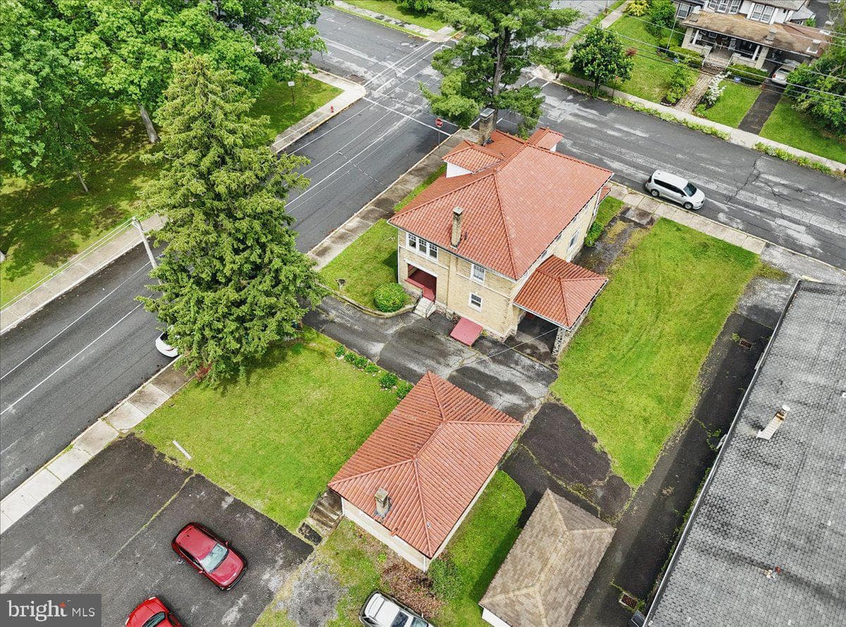 639 Iron Street photo 40