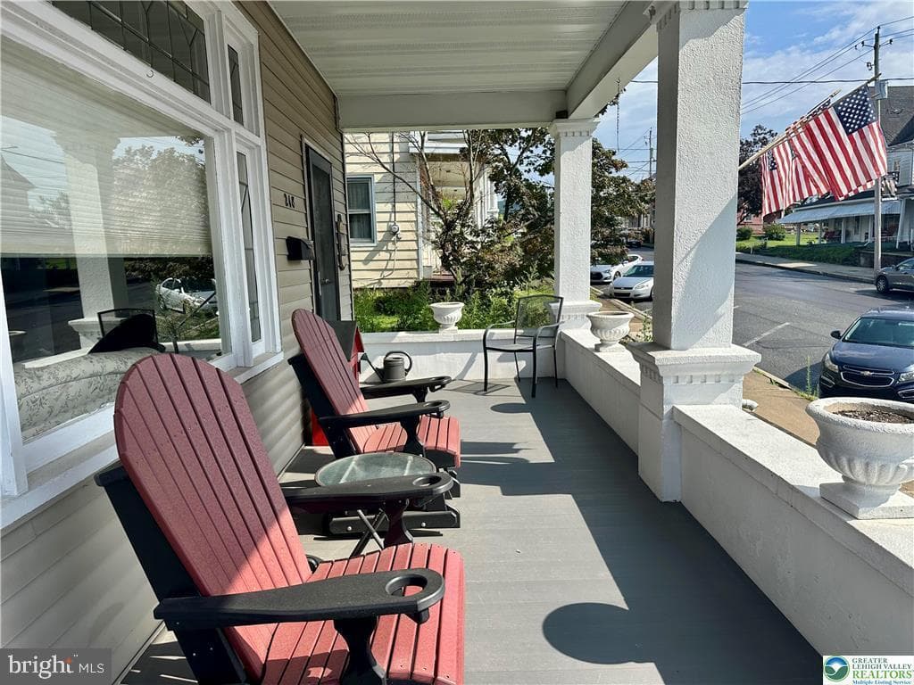 218 N 3rd Street photo 2