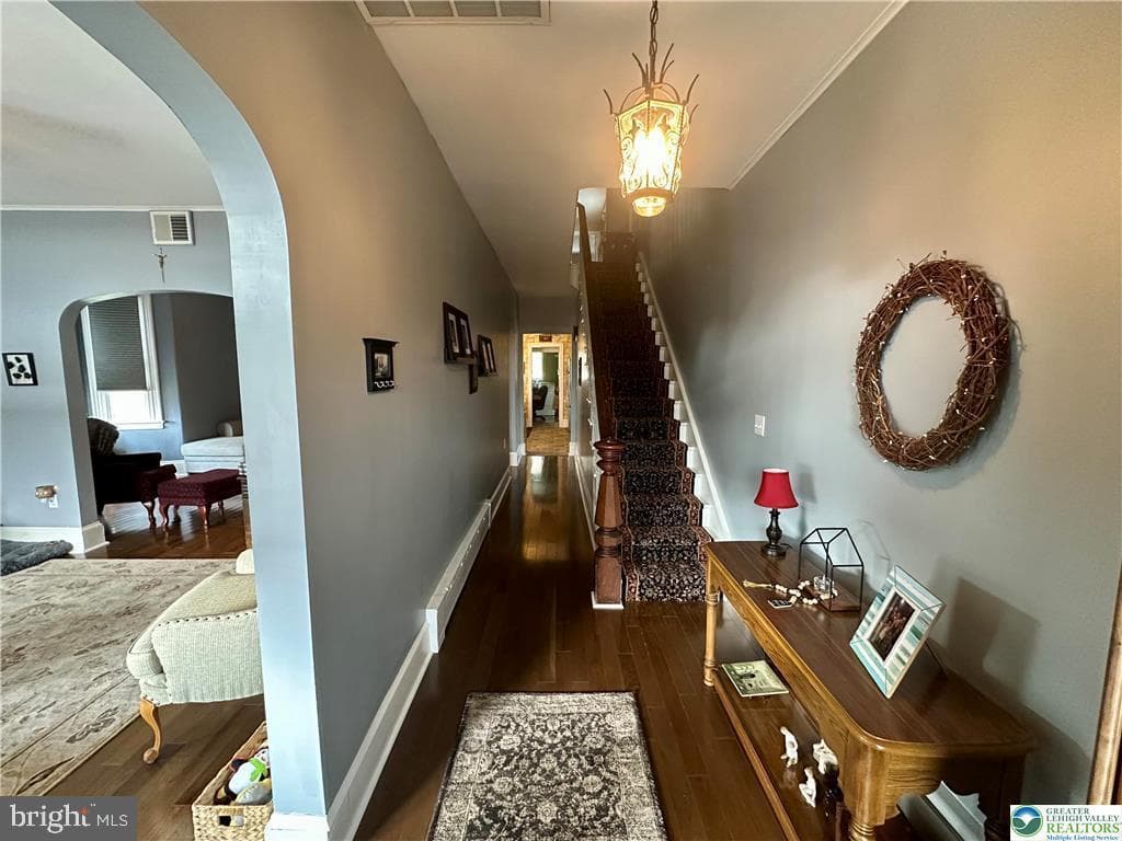 218 N 3rd Street photo 4