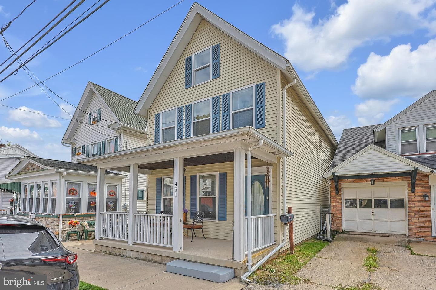 431 Center Avenue photo 2