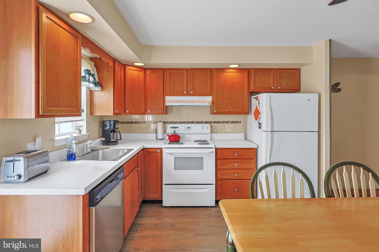 431 Center Avenue photo 9
