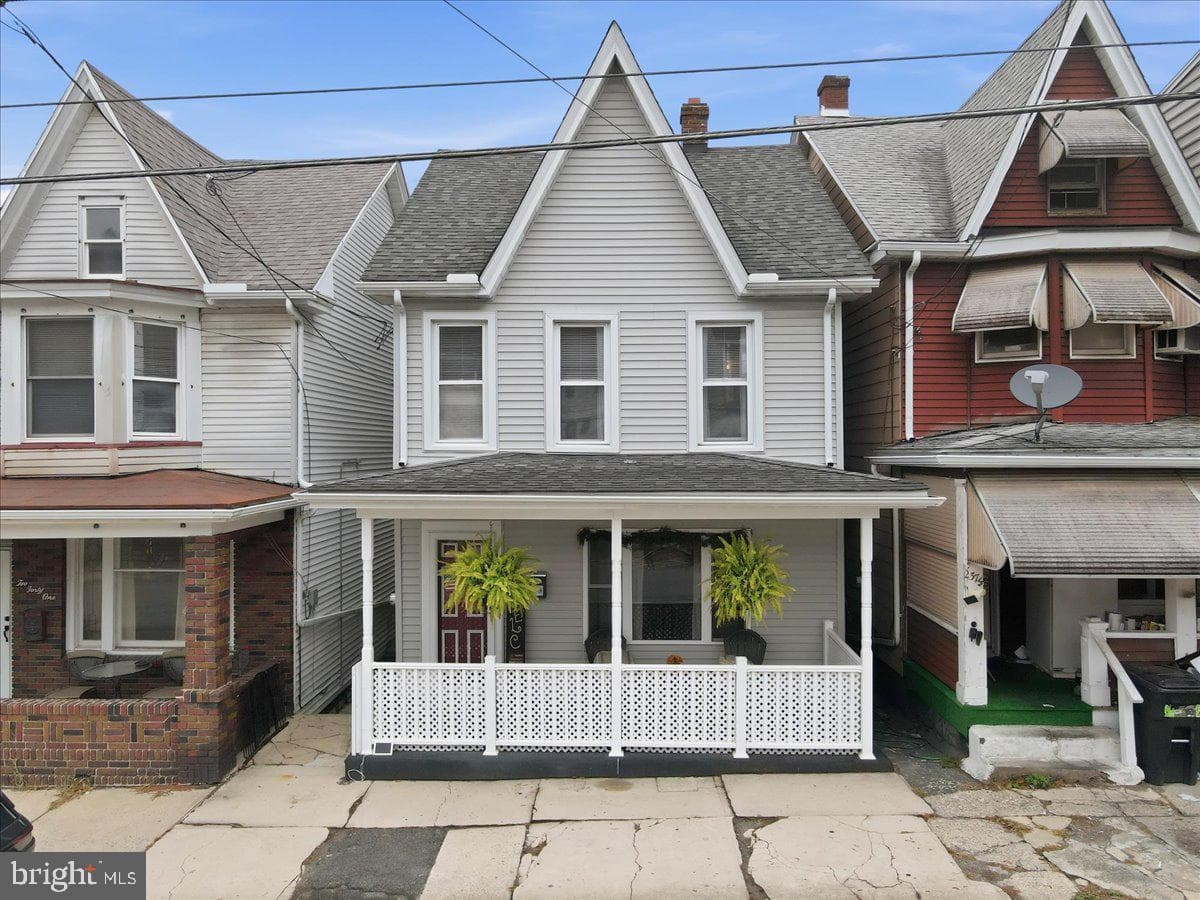 239 W Bertsch Street photo 2