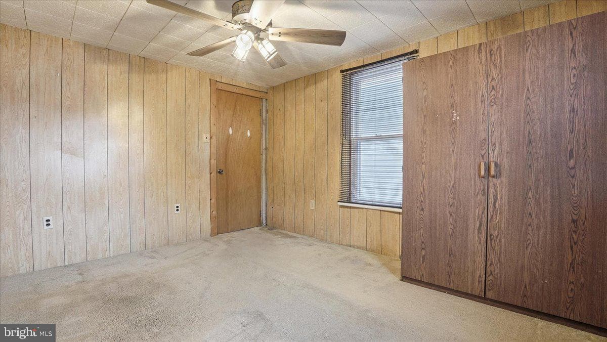 239 W Bertsch Street photo 33