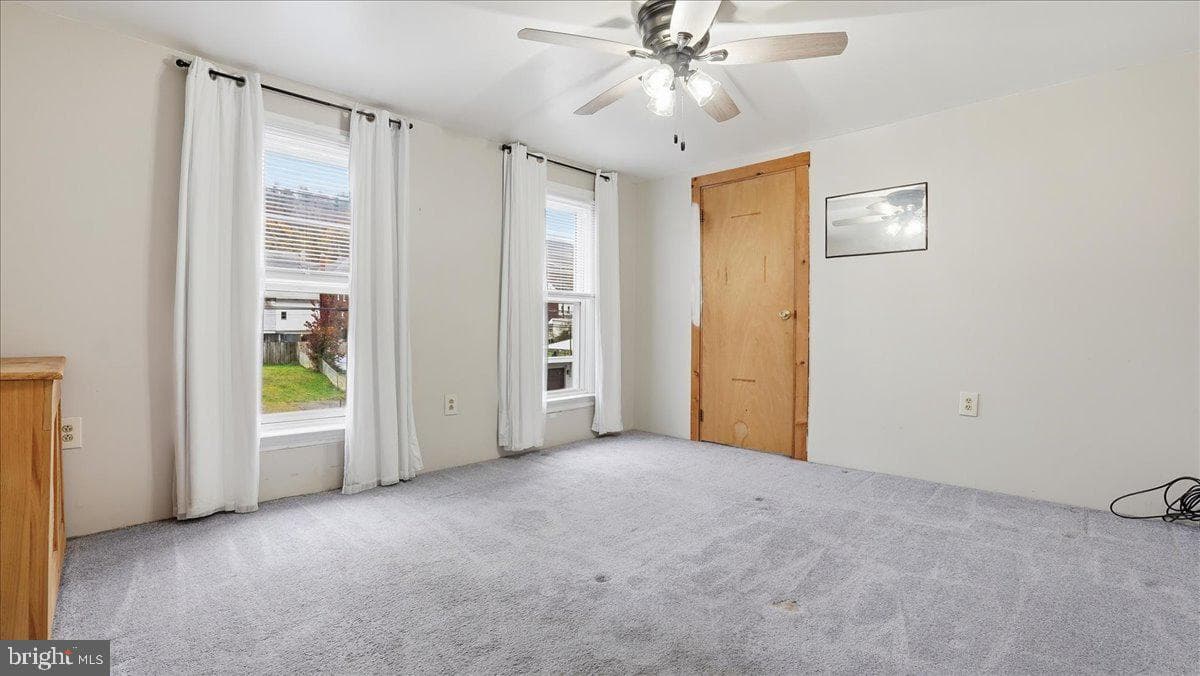 239 W Bertsch Street photo 35