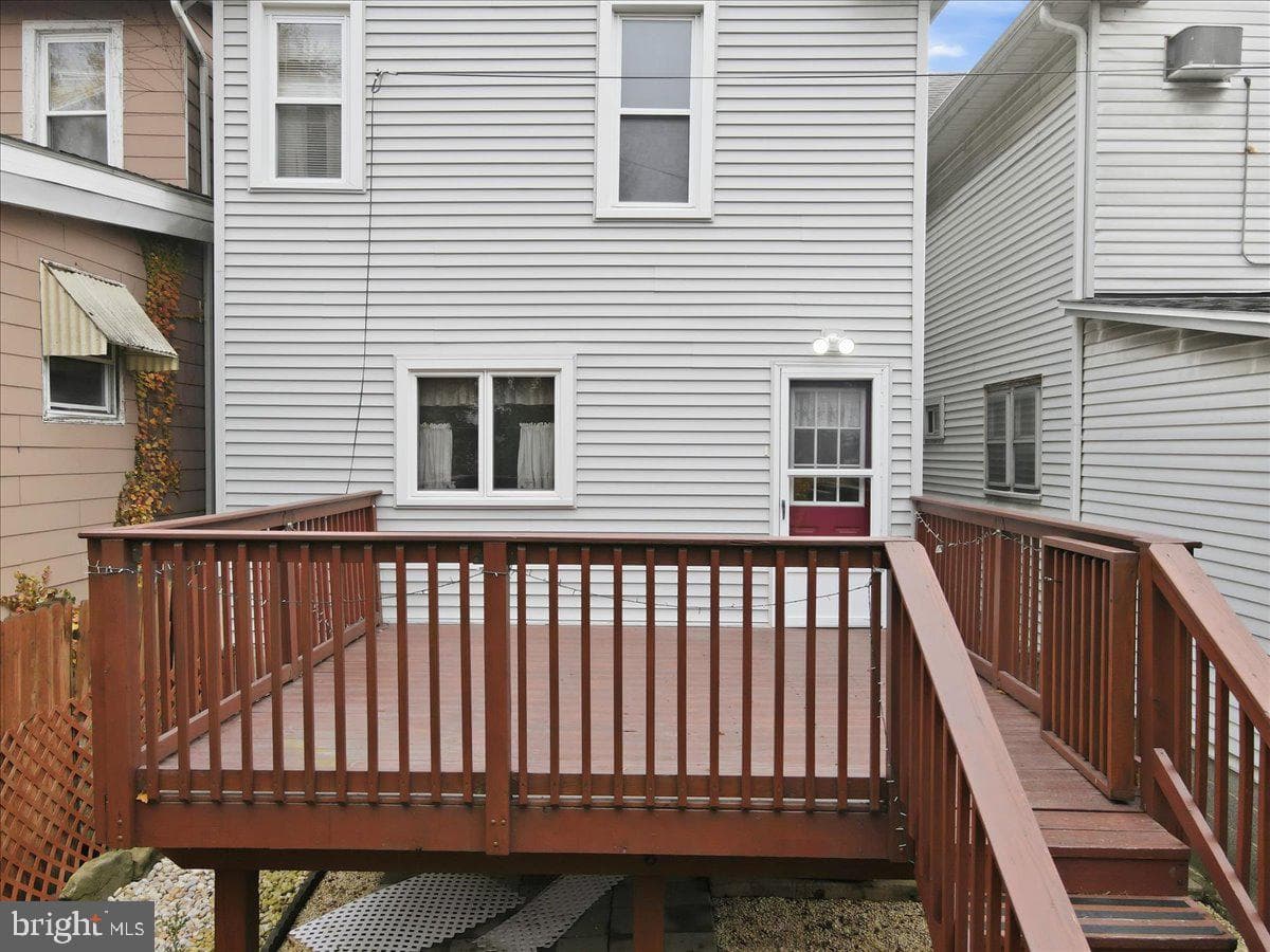 239 W Bertsch Street photo 64