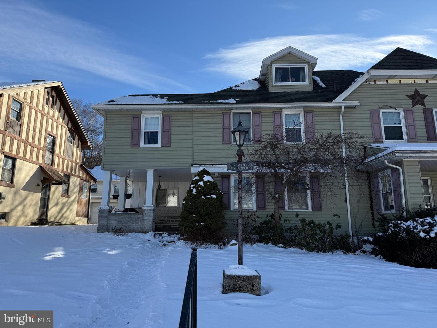 108 W Bertsch Street photo 3