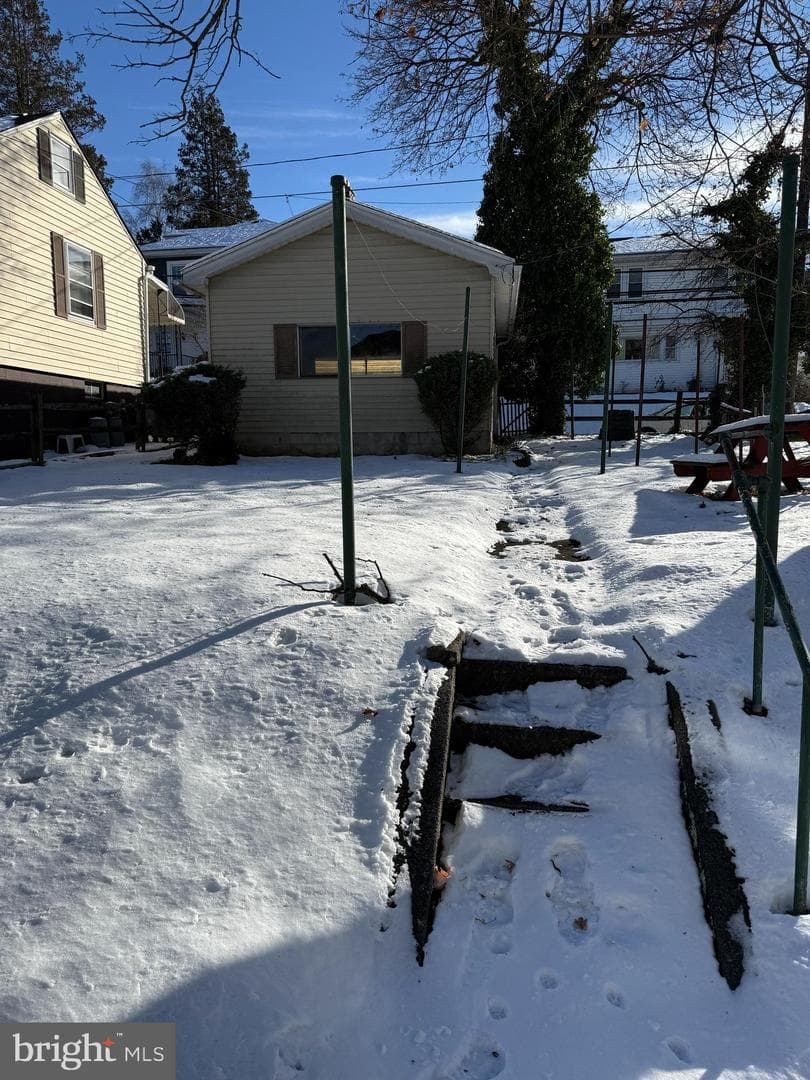108 W Bertsch Street photo 6