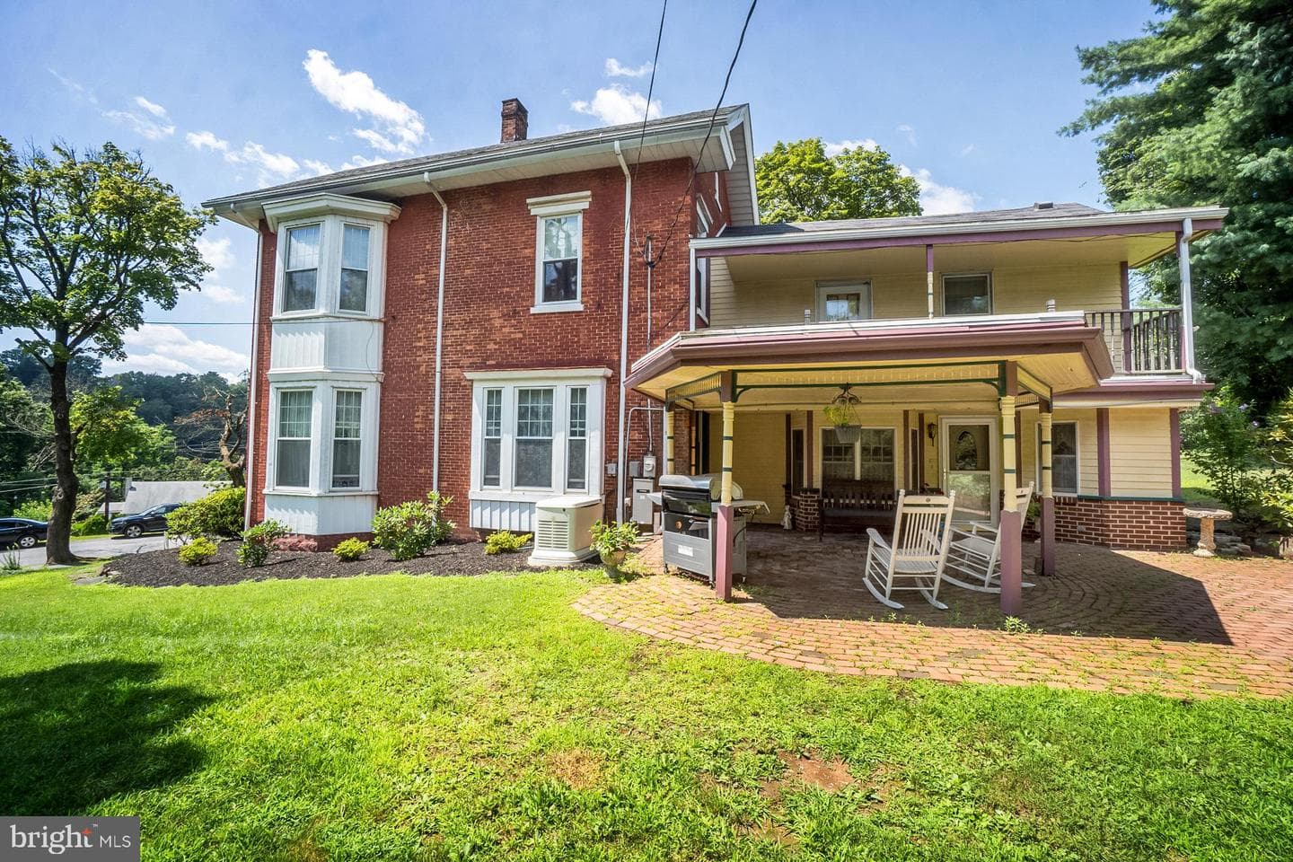 11 E Front Street photo 4