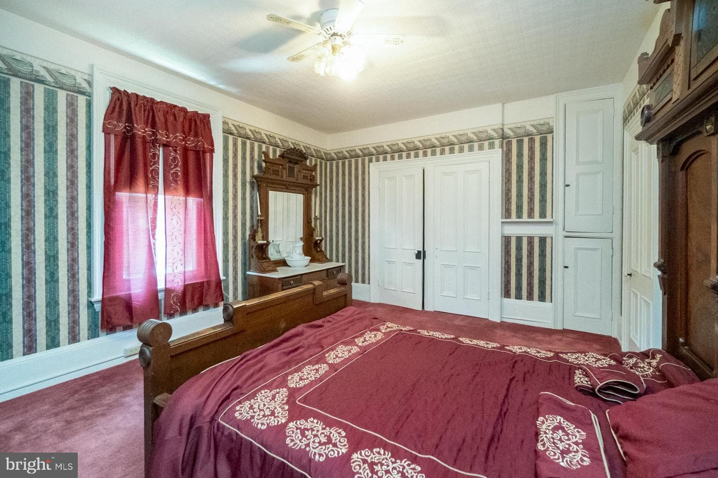 11 E Front Street photo 60