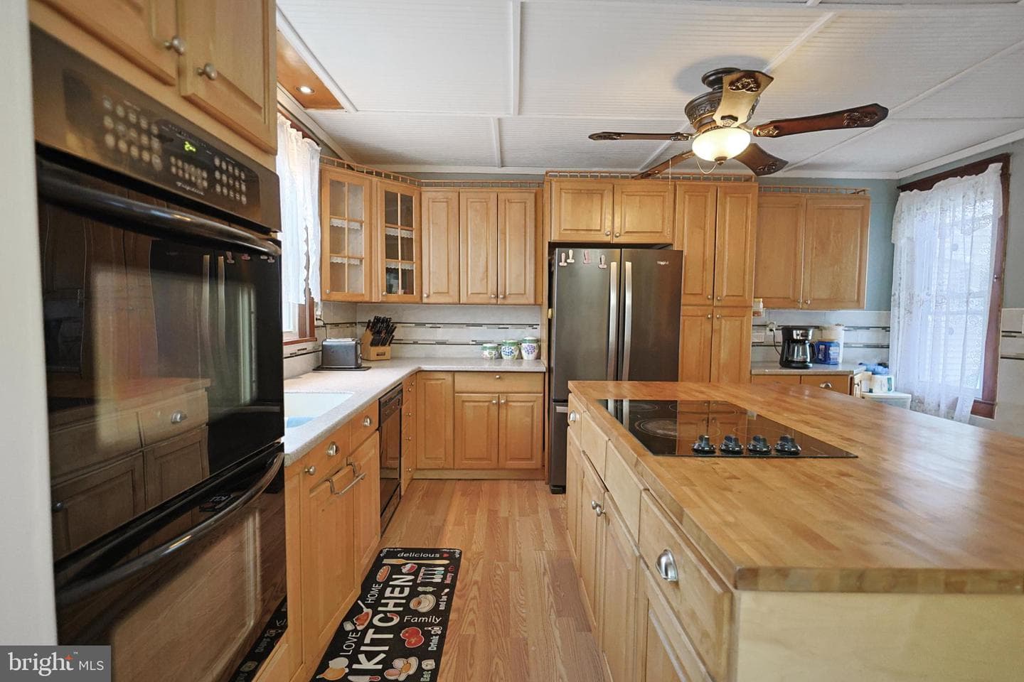 310 W Ludlow Street photo 10