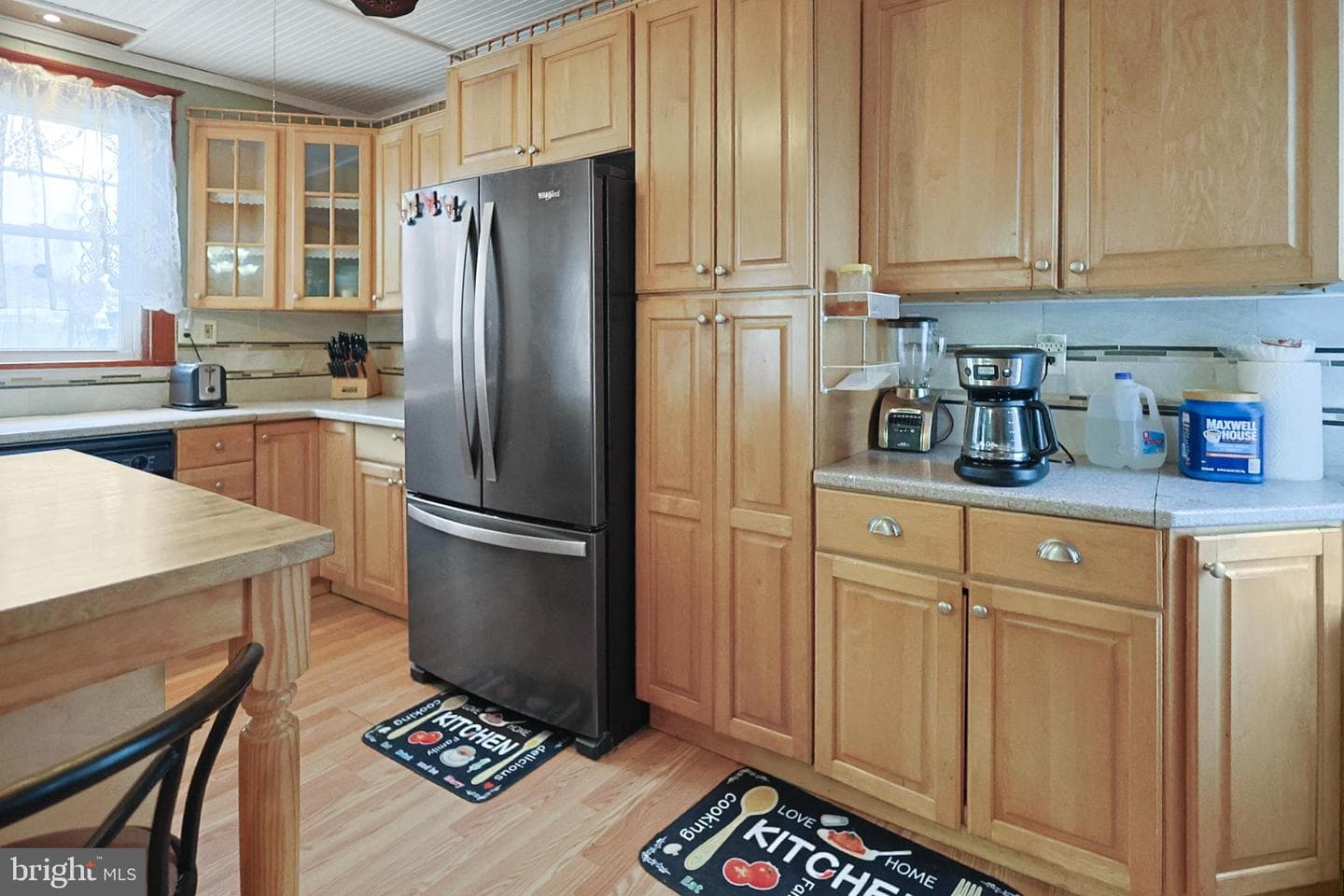 310 W Ludlow Street photo 12