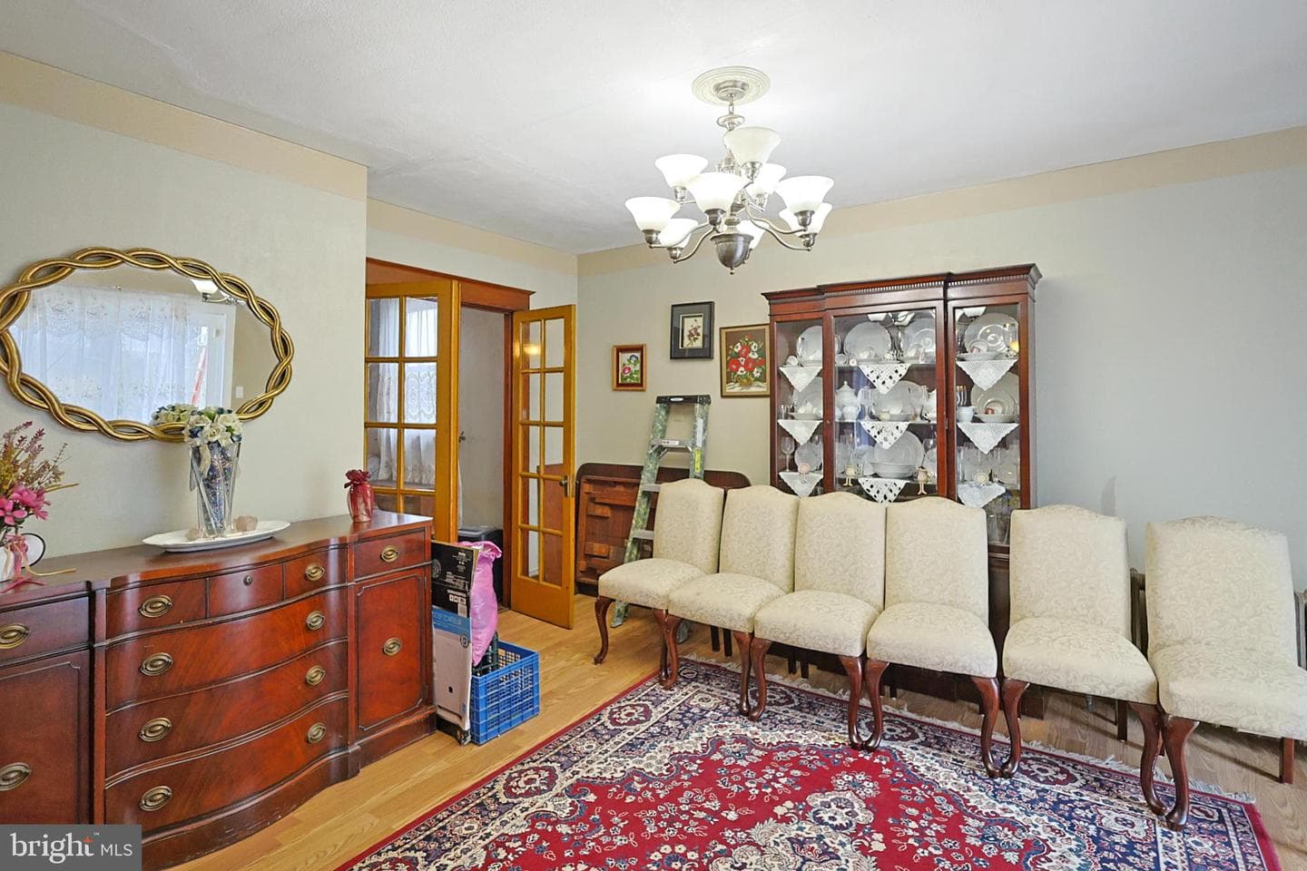 310 W Ludlow Street photo 16