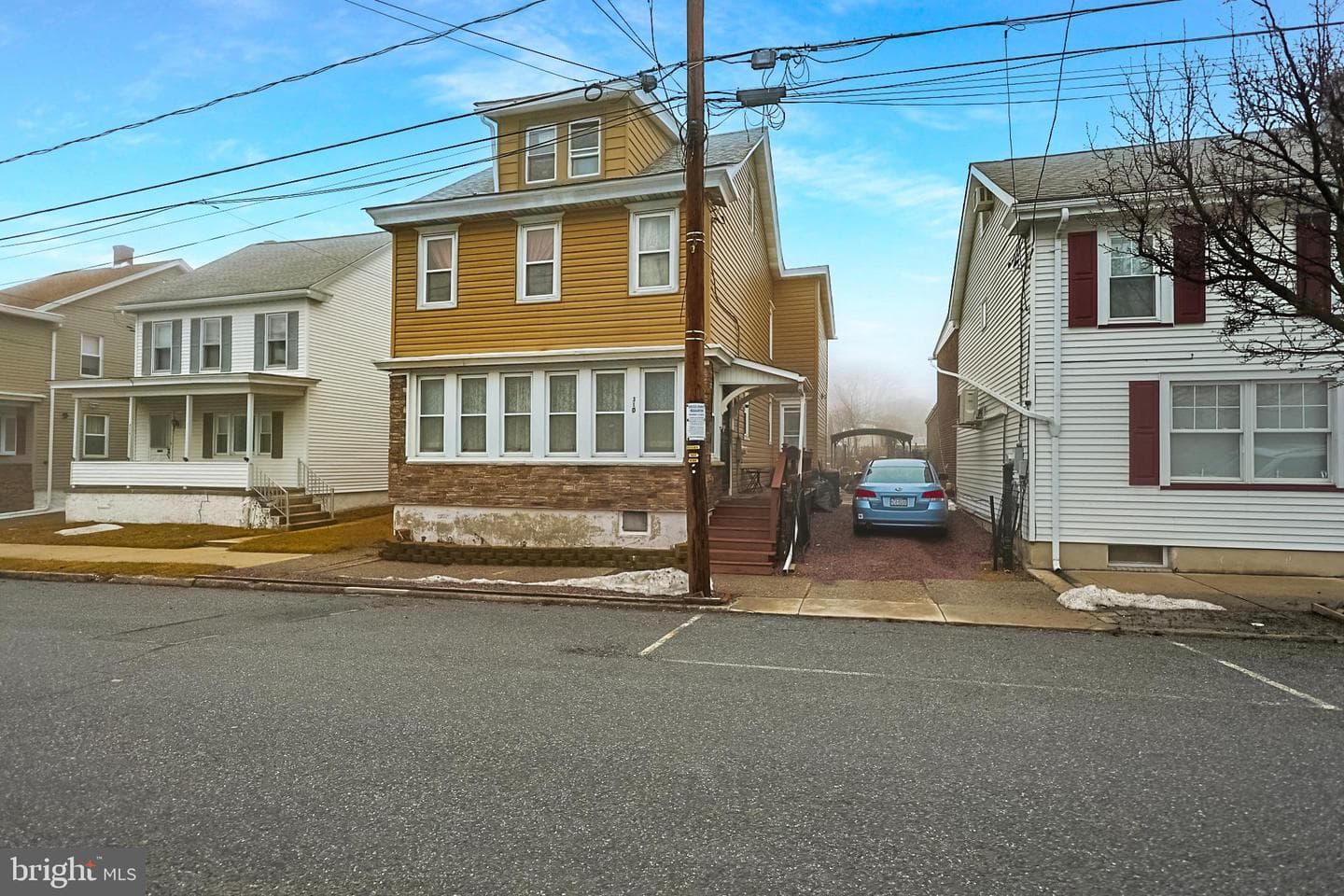310 W Ludlow Street photo 2