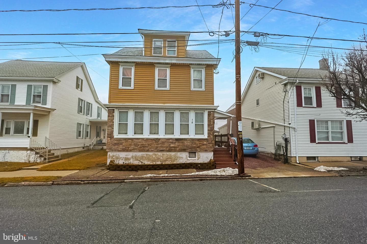 310 W Ludlow Street photo 25