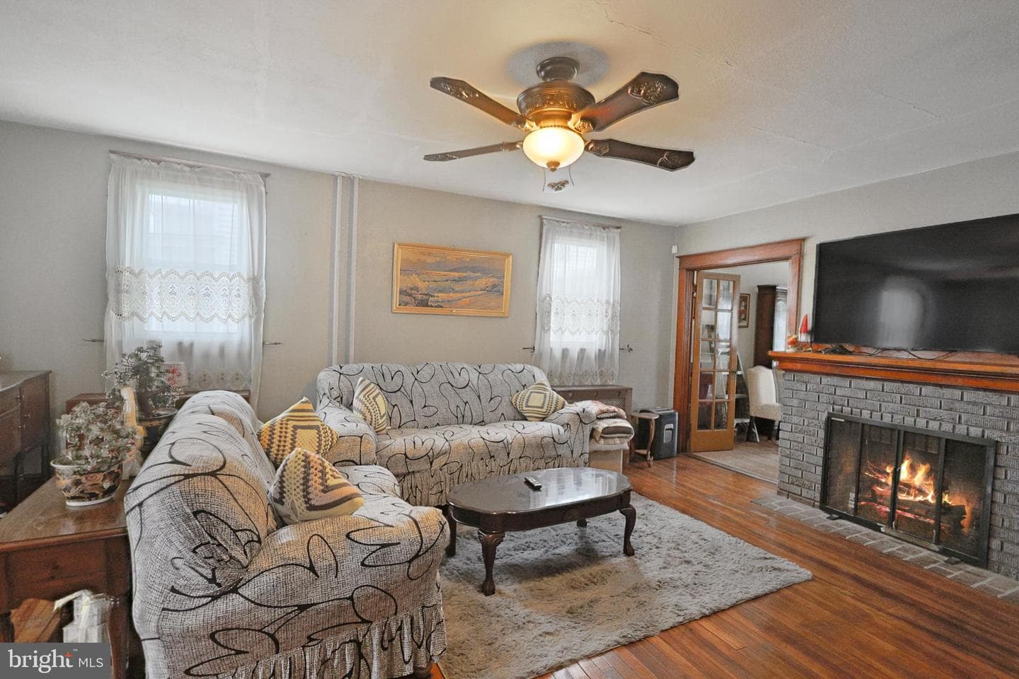 310 W Ludlow Street photo 7