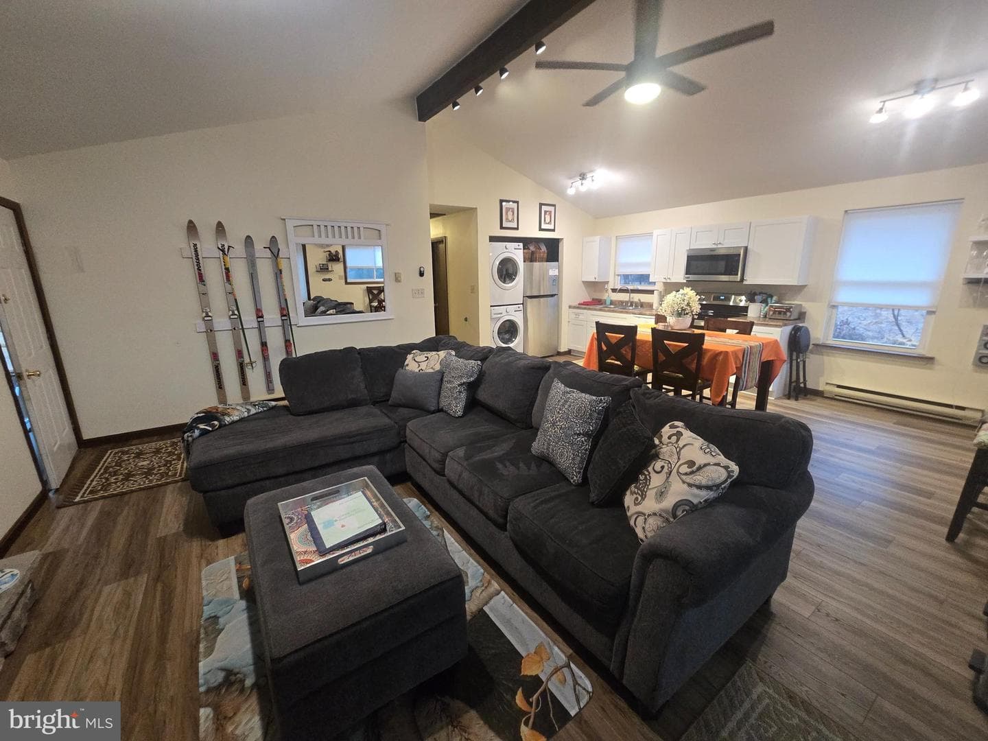 17 Van Doren Mews photo 31