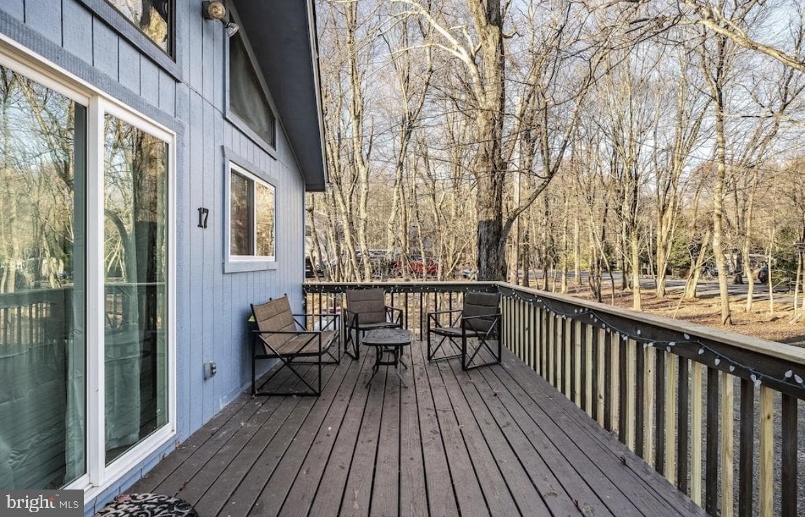 17 Van Doren Mews photo 7