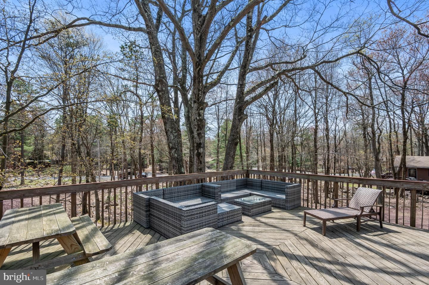 70 Pineknoll Drive photo 46