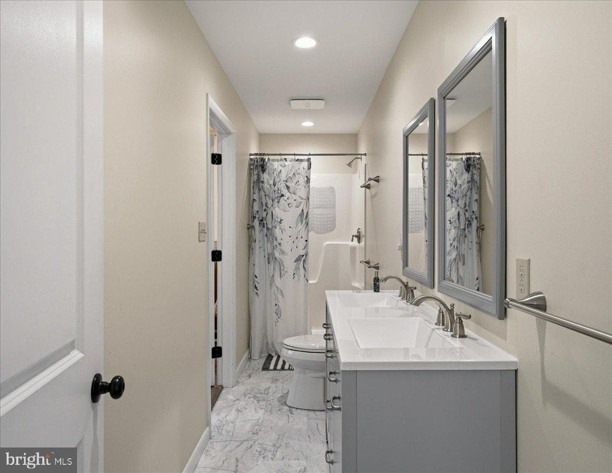 67 Spencer Lane photo 20