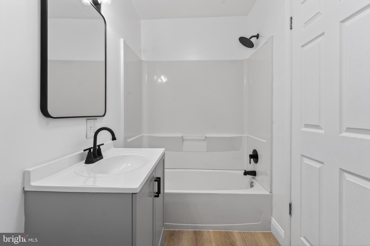 40 W Garibaldi Avenue photo 17