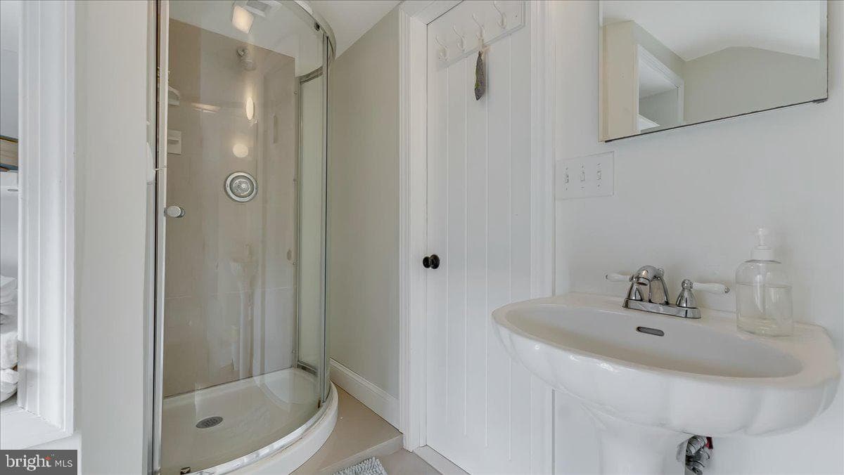 12 Chestnut Avenue photo 25