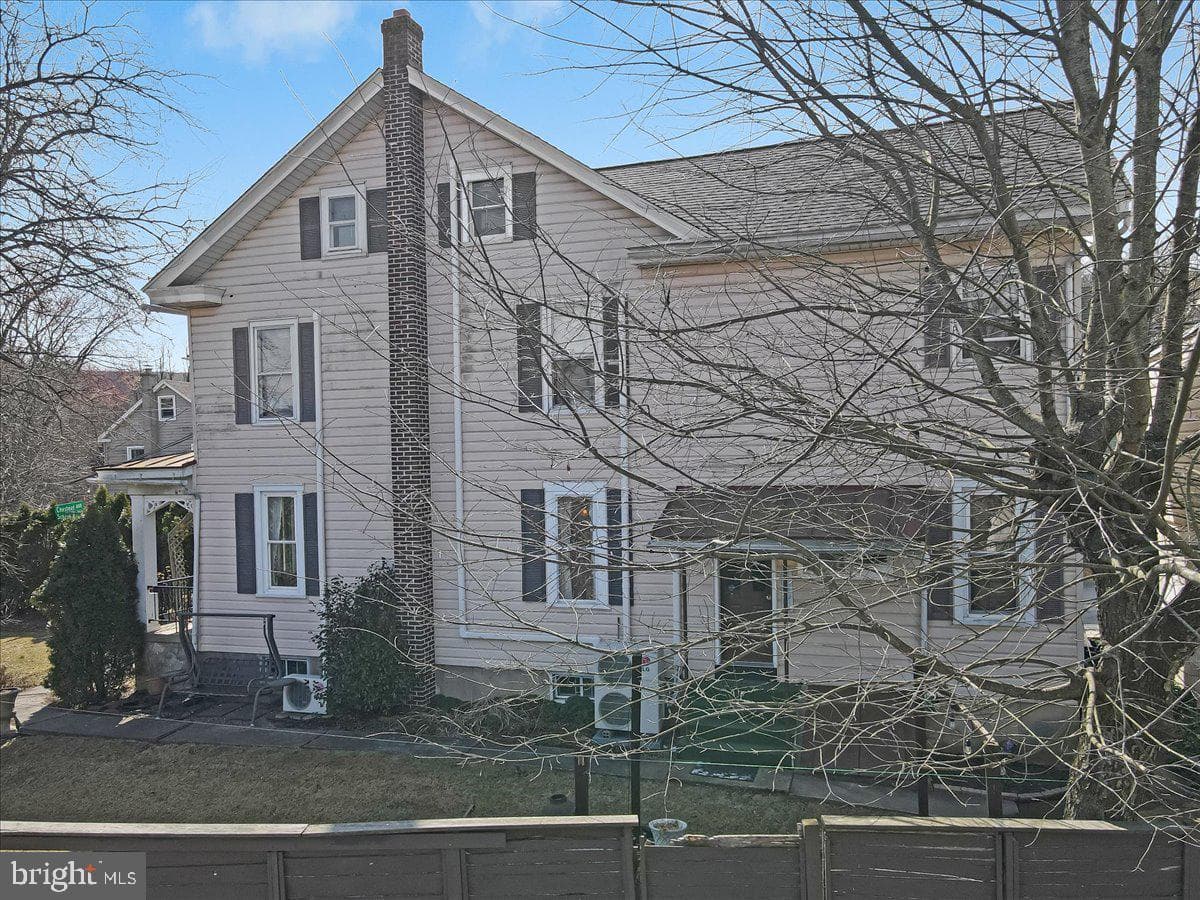 12 Chestnut Avenue photo 28