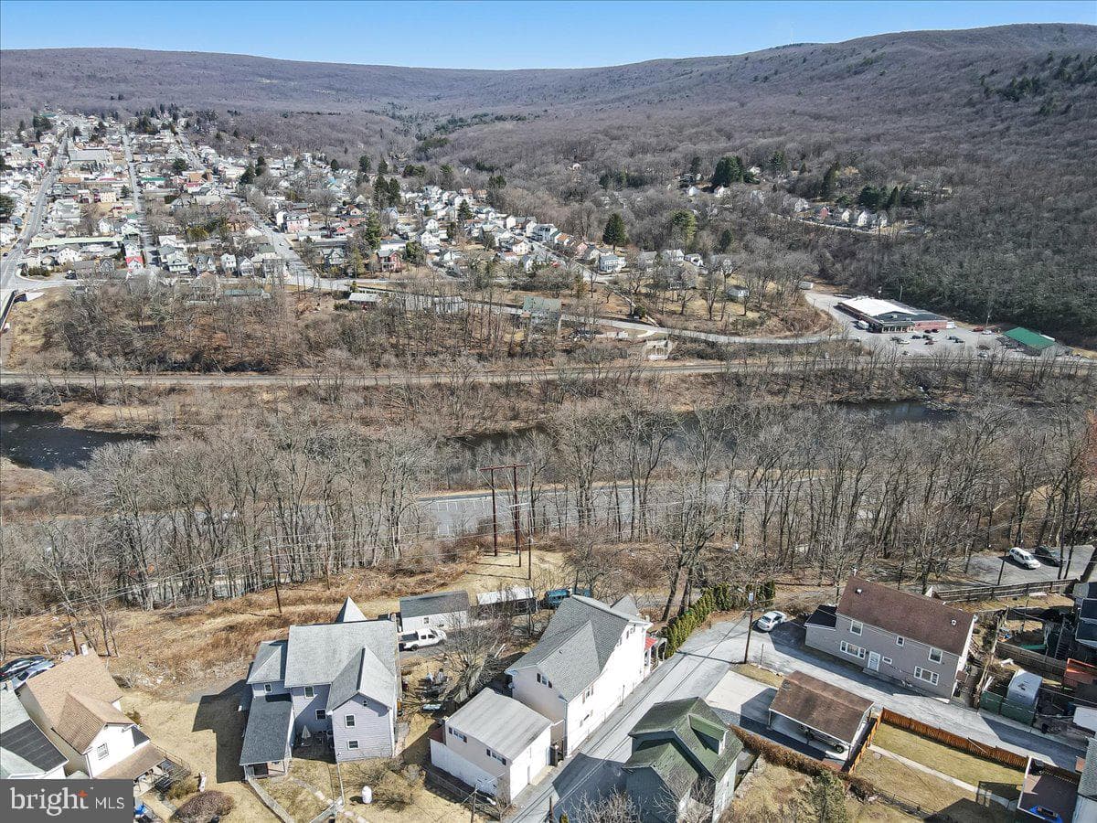 12 Chestnut Avenue photo 34