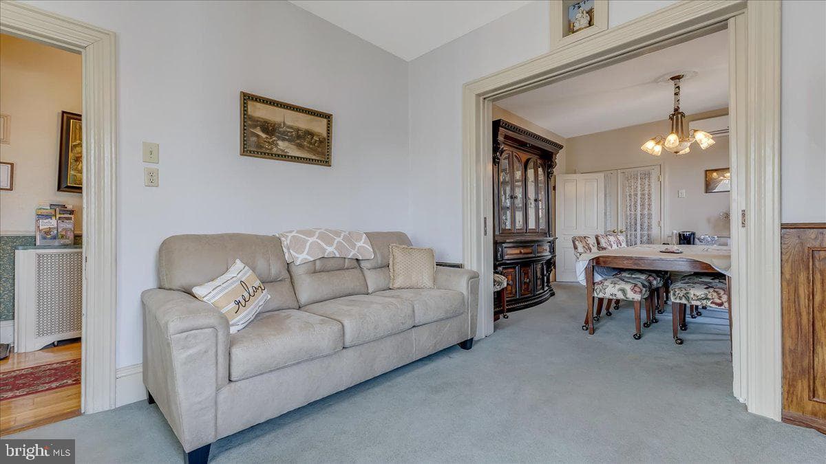 12 Chestnut Avenue photo 6