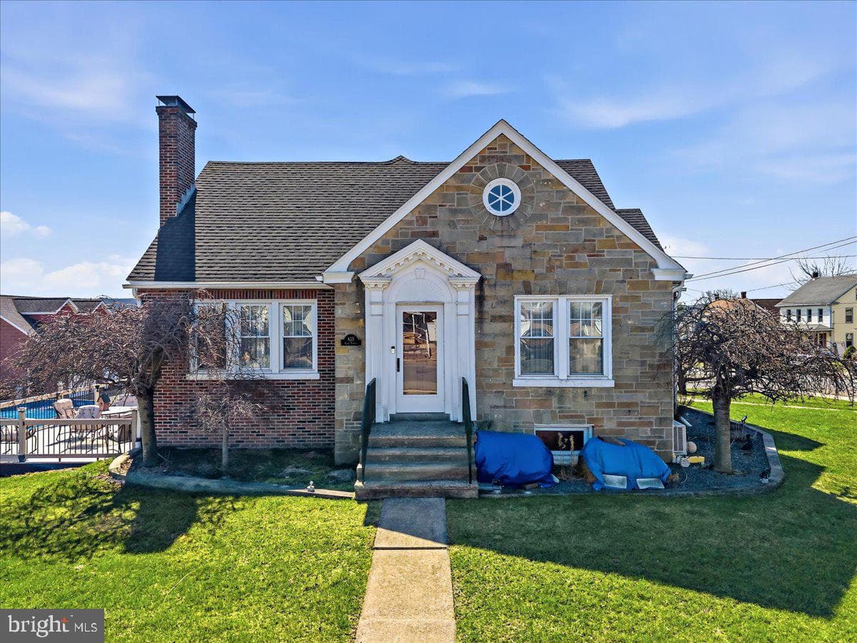 635 Coal Street photo 2