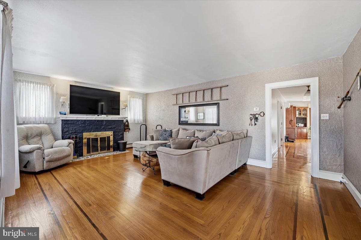 635 Coal Street photo 26