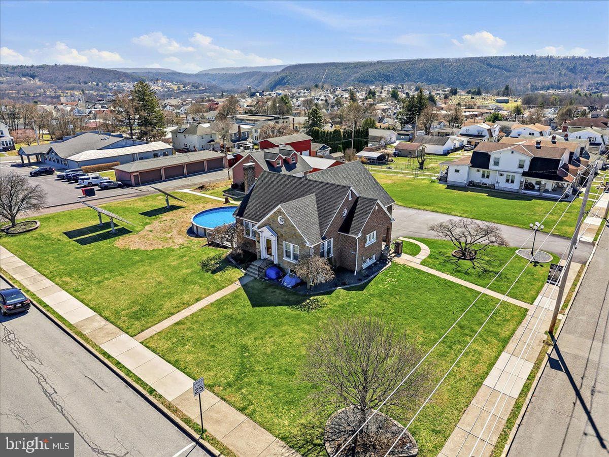 635 Coal Street photo 7