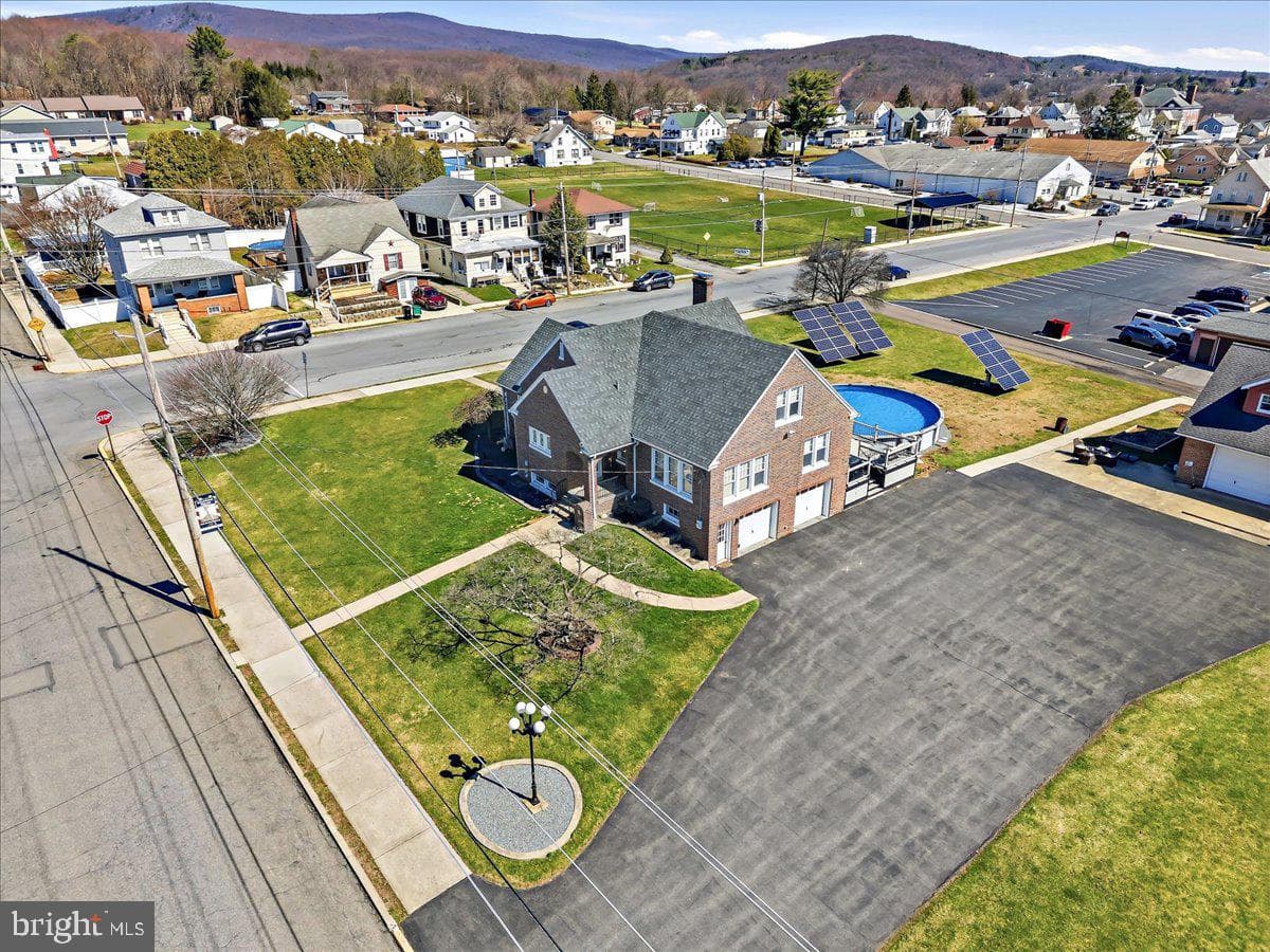 635 Coal Street photo 9
