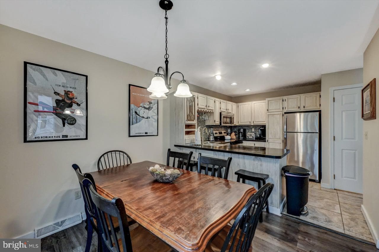 52 Laurelwoods Drive photo 10