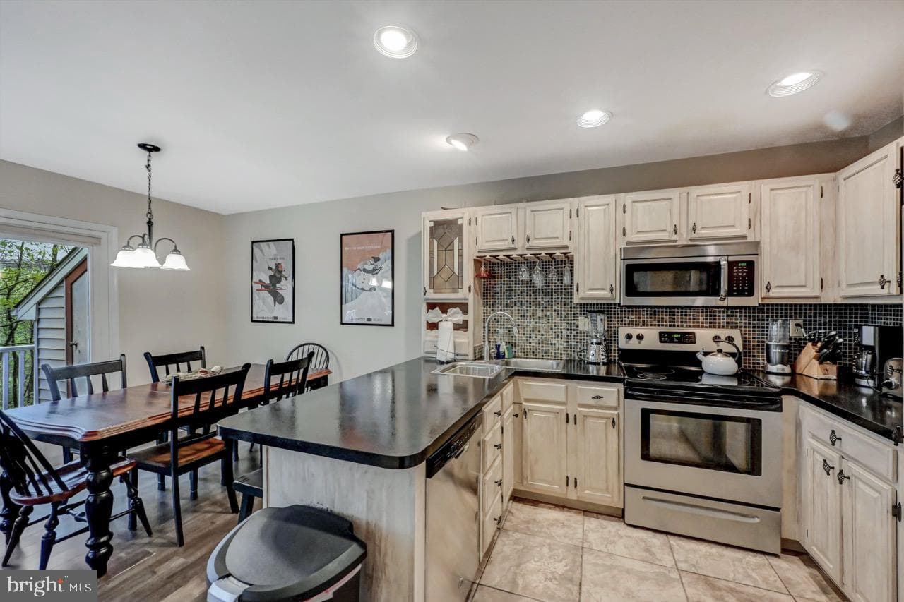52 Laurelwoods Drive photo 17