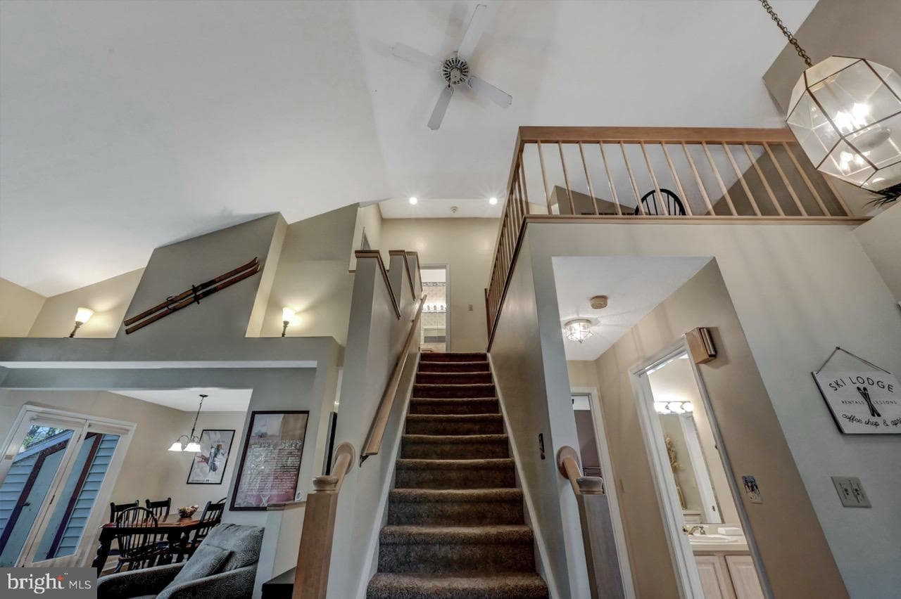 52 Laurelwoods Drive photo 34